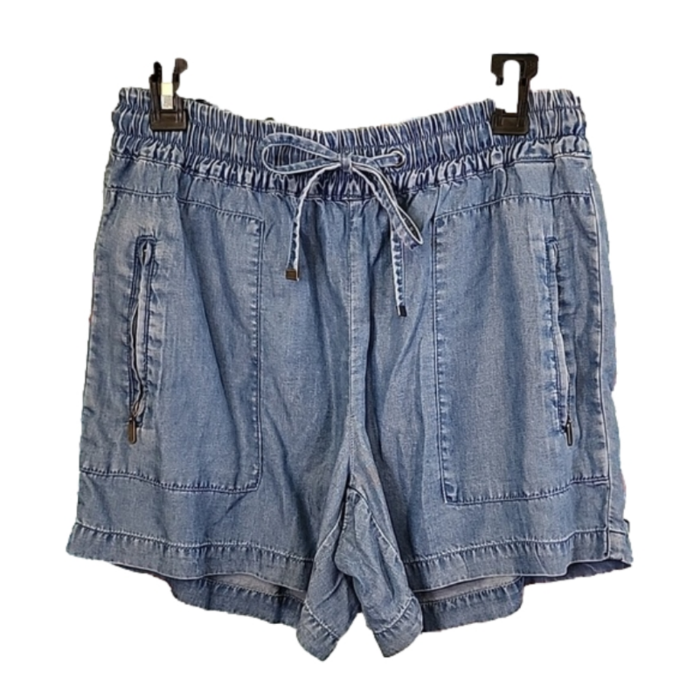 Max jeans shorts size 8/29 Nwt